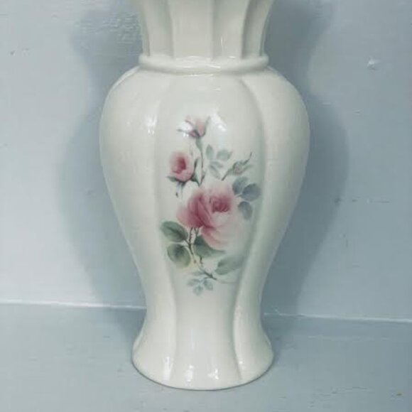 Vintage Donegal Parian China Rose Lifford Vase Home Decor Made in Ireland - Picture 2 of 8